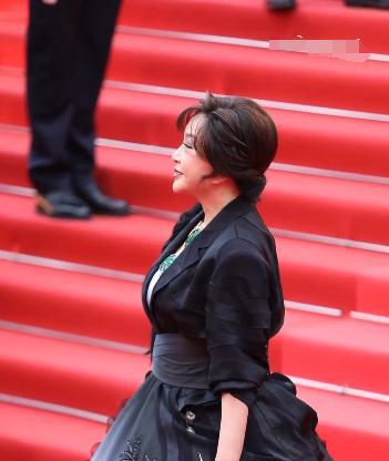 中国军团戛纳生图：刘晓庆身板挺拔，龚俊帅晕外媒，哪吒配音亮相
