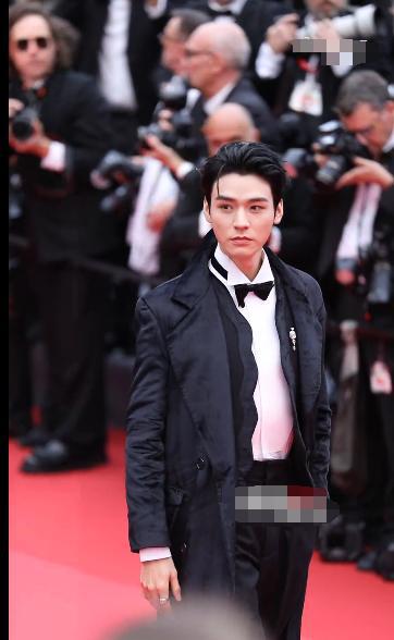 中国军团戛纳生图：刘晓庆身板挺拔，龚俊帅晕外媒，哪吒配音亮相