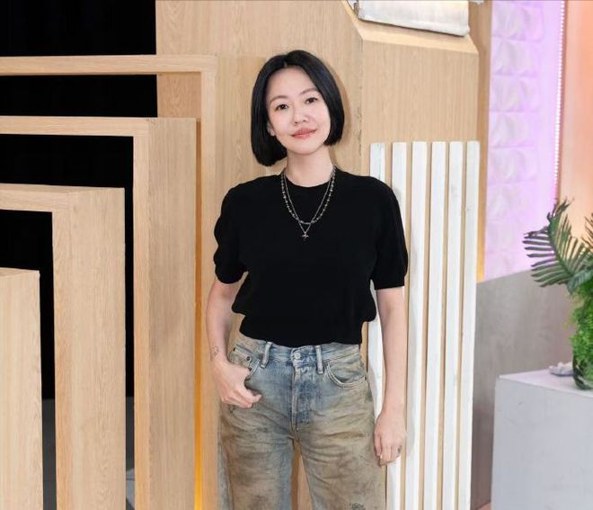 小S预计下半年回归，用“满血复活”官宣惹争议，被怒斥吸姐姐血