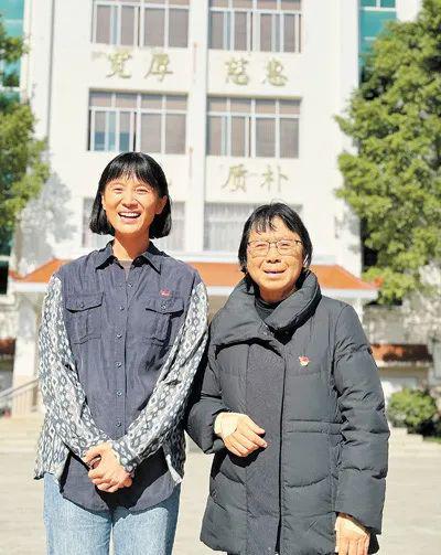 演员宋佳，在《人民日报》发文