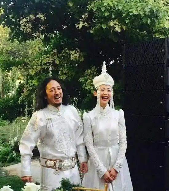 回应戛纳红毯新规，网红千惠新礼服很体面，三次征战她做对了什么