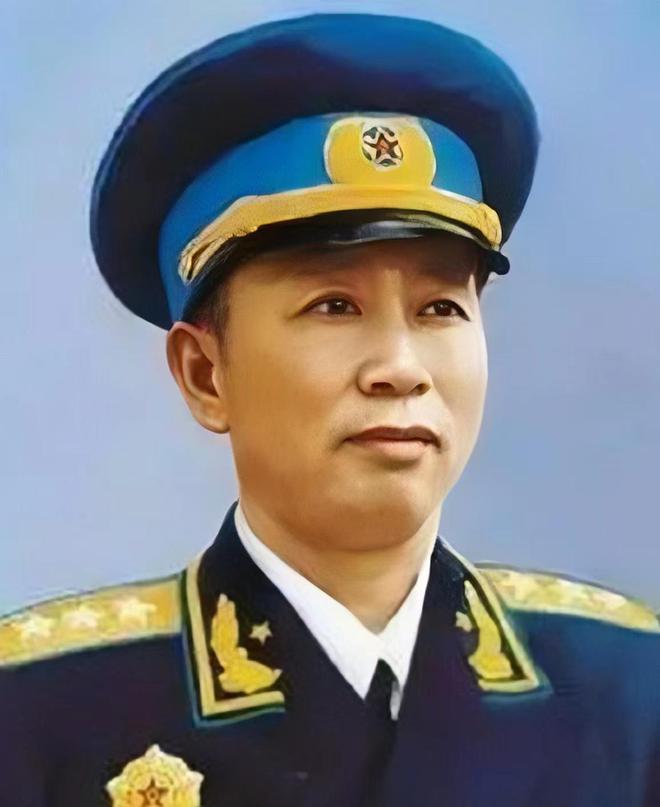 1965年，刘亚楼用手按住肝部后，叮嘱妻子翟云英：你让阎肃来找我