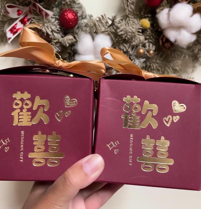 汪小菲马筱梅新婚伴手礼：包装精美价值不菲，中式古瓷器很漂亮