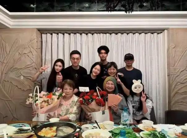 汪小菲大婚之日，S妈说前女婿要结婚了，可怜的孩子没了妈妈