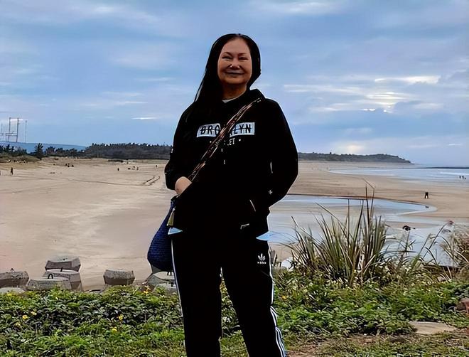 汪小菲今日举办婚礼，S妈官宣放弃遗产争夺，决定留爱给大S孩子