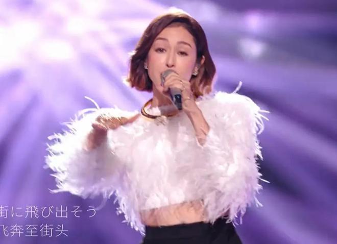 《歌手2025》首播遭遇差评！全员被吐槽难听，单依纯第一BENI淘汰