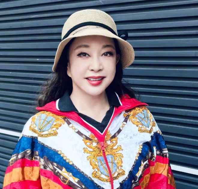 举报者反击！质疑刘晓庆将借款据为己有，通过官司找到偷税证据