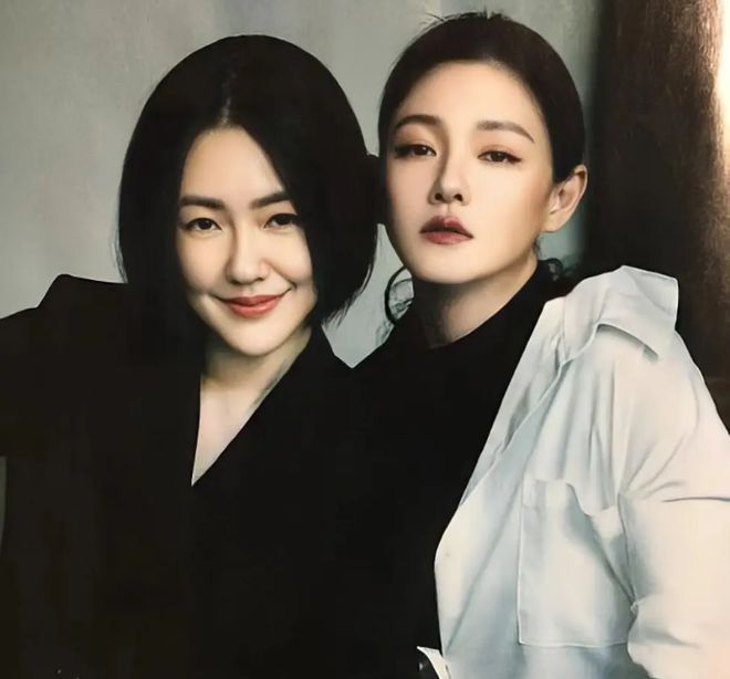 S妈评论区大翻车！台湾省网友痛批S家消费逝者，呼吁放过大S子女