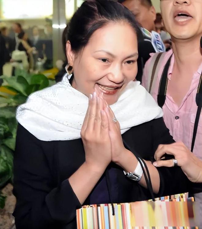S妈评论区大翻车！台湾省网友痛批S家消费逝者，呼吁放过大S子女