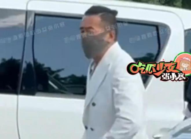 汪小菲婚礼细节：马筱梅穿三套高定，金饰设计考究，二婚也不含糊