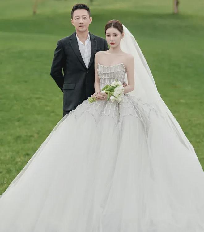 汪小菲婚宴现场曝光，和马筱梅相携敬酒，张兰送祝福句句内涵S家