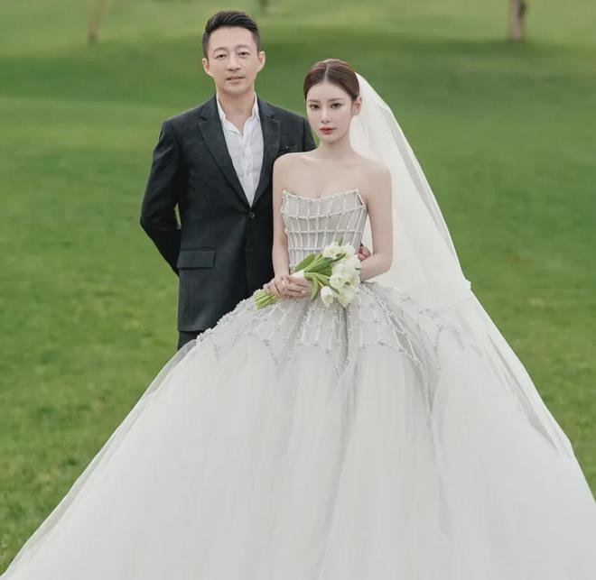 汪小菲二婚弥补了遗憾！和大S结婚忘了拍婚纱照，和马筱梅拍三套