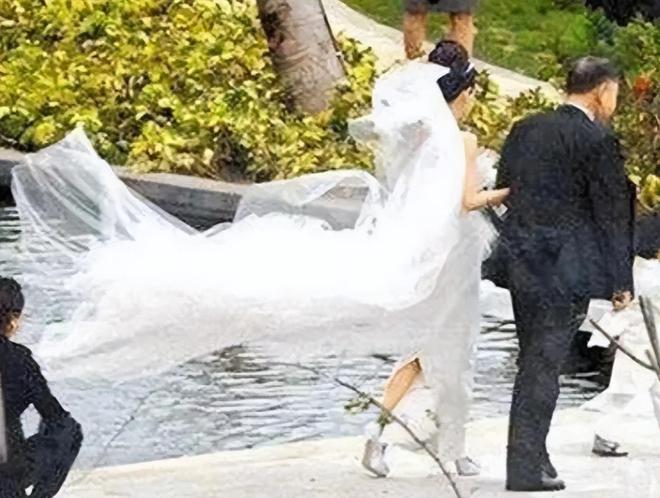 汪小菲二婚弥补了遗憾！和大S结婚忘了拍婚纱照，和马筱梅拍三套