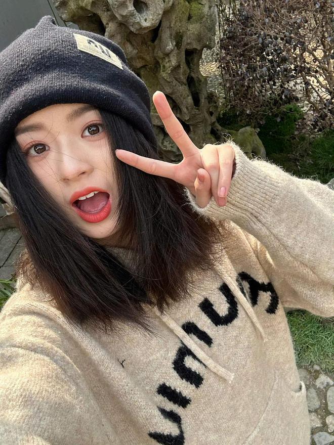 黄杨钿甜耳环风波何时休？粉丝担心高考受影响，妹妹能挺住吗？
