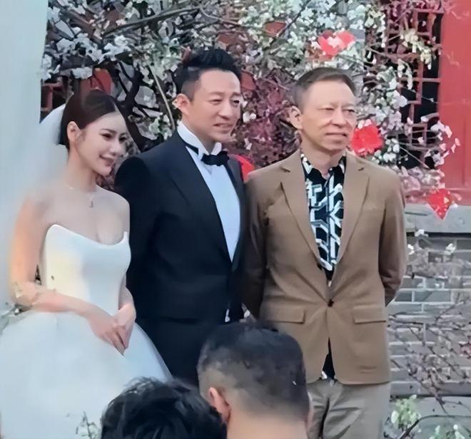 大S两个孩子不参加汪小菲婚礼原因曝光：保姆杨阿姨故意带离北京