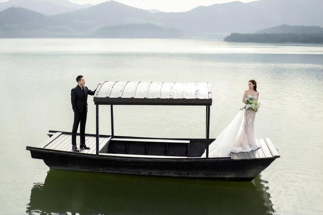 汪小菲马筱梅婚纱照曝光：在长城取景拍摄，草地上甜蜜拥抱
