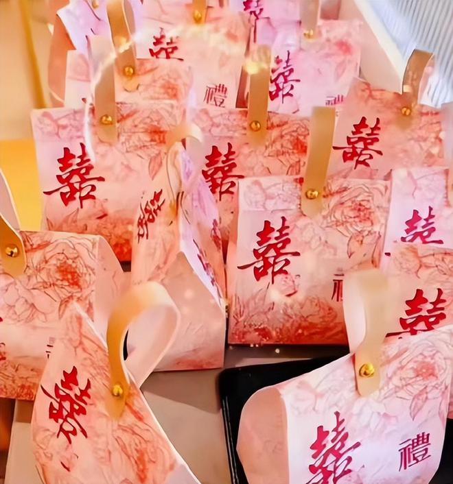 心疼大S！汪小菲马筱梅二婚伴手礼很奢华，爱与不爱一目了然