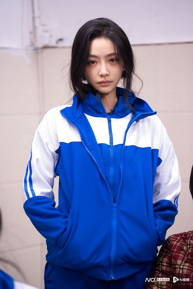 专访许佳琪：从偶像到演员，希望让大家看到我的可能性