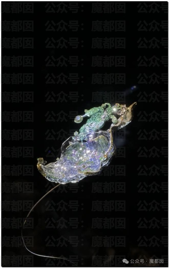 惊！黄杨钿甜百万耳环竟引发对一线顶流女星Y某家庭的质疑？