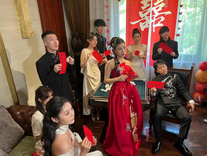张九龄结婚成德云社团建，杨九郎成职业伴郎，谁家接亲还打麻将啊
