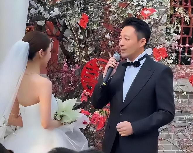 汪小菲结婚第二天，S妈透露大S雕像进度，称赞具俊晔重情重义