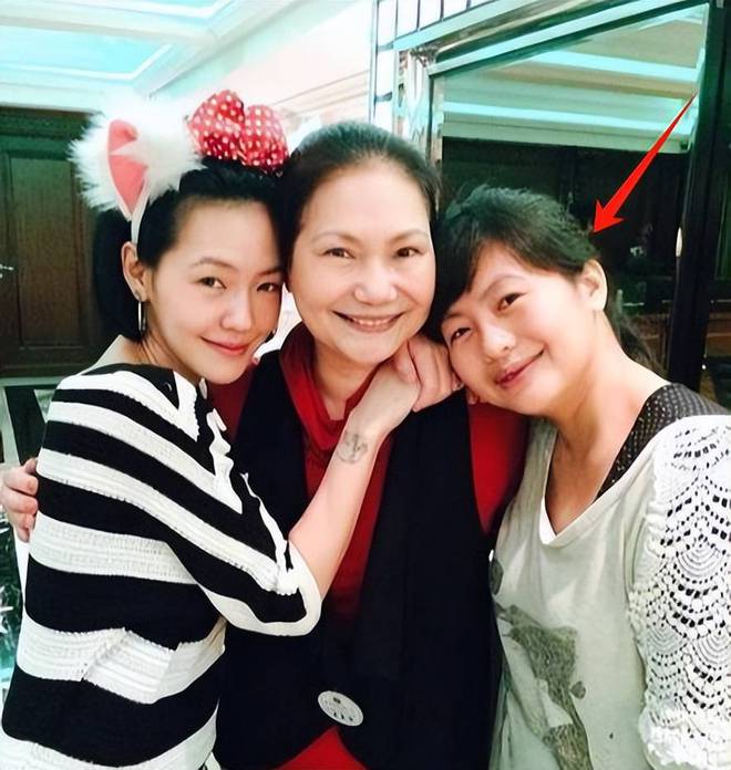 S妈越来越过分！未来遗产不给大S孩子，还要求汪小菲卖车给钱