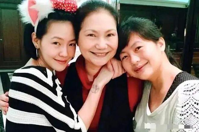 曝S妈与马筱梅聊天记录，前一句祝福新婚，后一句索要欠款？