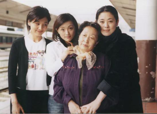 51岁朱媛媛离世，丈夫辛柏青发文：结婚19年，恩爱半生，挚爱永别