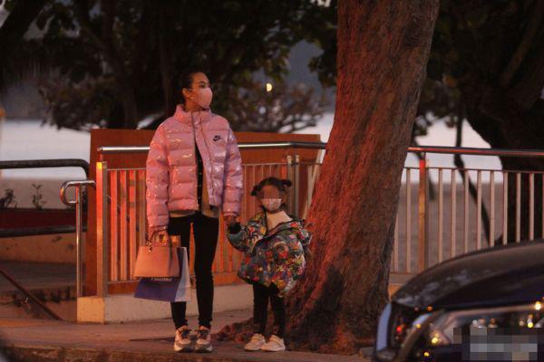 郭富城回应方媛怀三胎：小孩是上天赐的礼物，家人共同迎接幸福