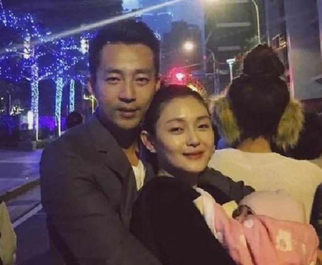 打脸汪小菲！大S生前定居北京为他下厨吃路边摊，她也曾适应过！