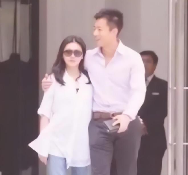 打脸汪小菲！大S生前定居北京为他下厨吃路边摊，她也曾适应过！