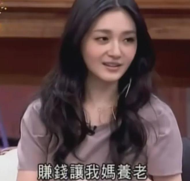 打脸汪小菲！大S生前定居北京为他下厨吃路边摊，她也曾适应过！