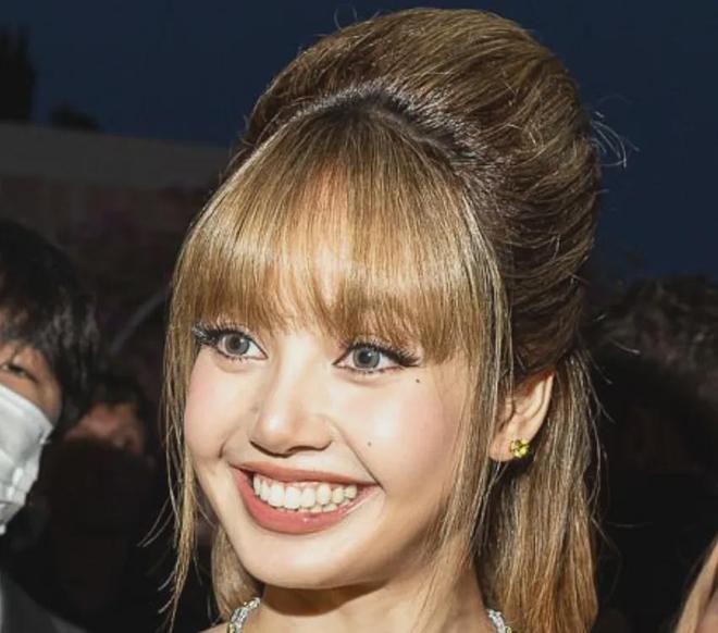 刘亦菲瘦了！和Lisa同框生图曝光，网友直言好像大小姐和女佣