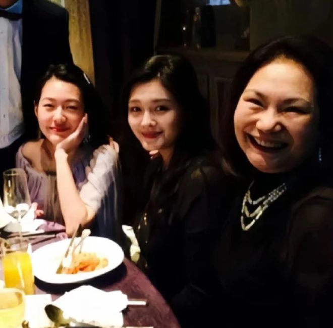 马筱梅回应S妈催债，坦言理解不了她的行为：为何不请律师处理？