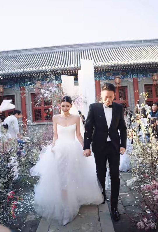 汪小菲二婚，我只看到一个疲惫的中年人