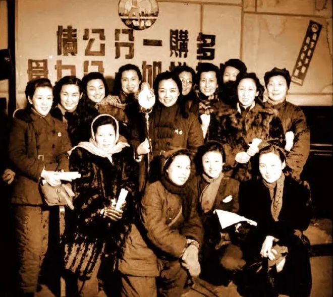 女明星花式带货，解放初期最燃爱国投资攻略请收好