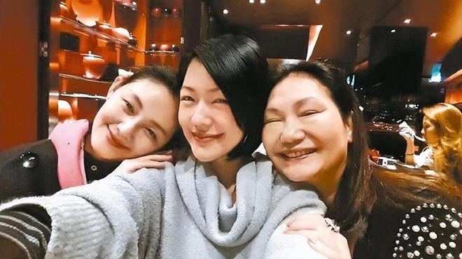 S妈深夜回怼小S：我70多岁了，半夜三更能做什么，就是哭吗？