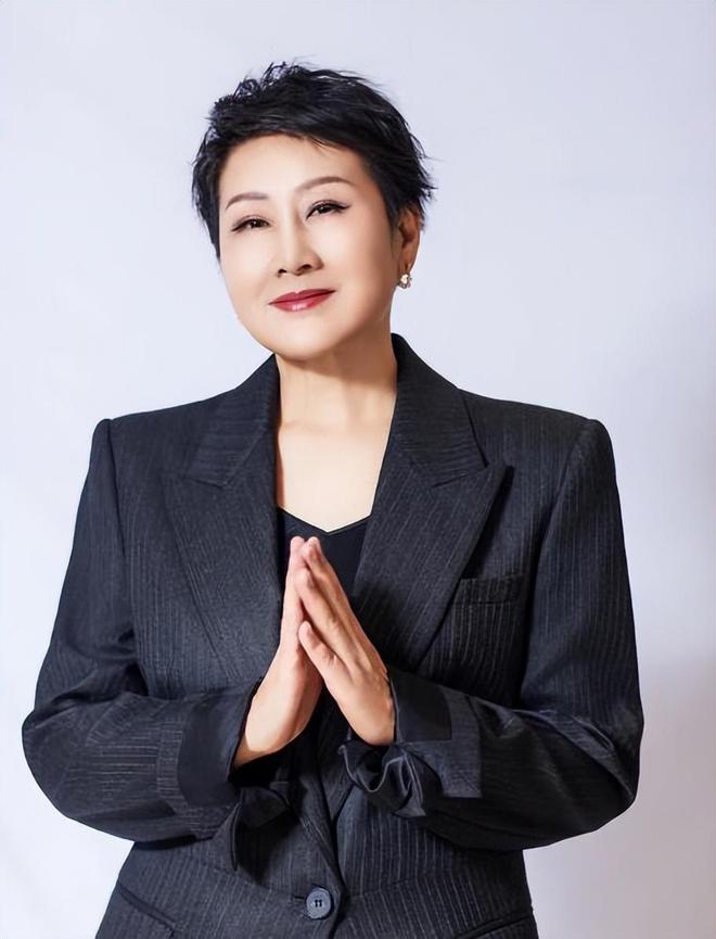 张凯丽晒与朱媛媛最后合影，含泪回忆与朱媛媛之间的约定