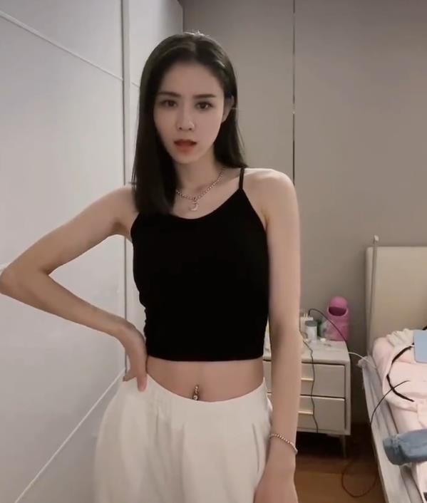 林峰老婆520晒网图P掉商家logo，被发现后又删除评论