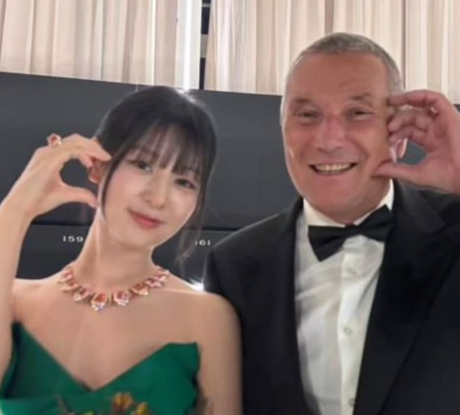 32岁金智媛没了韩式滤镜，生图曝光被吐槽小家子气，水光肌太油腻