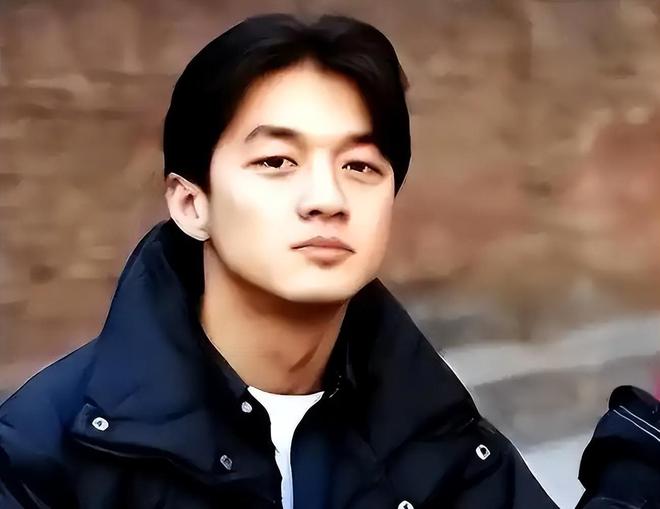 李亚鹏不再隐瞒！坦言地产公司卖了70多亿，破产或与王菲有关系