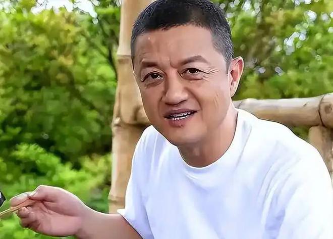 李亚鹏不再隐瞒！坦言地产公司卖了70多亿，破产或与王菲有关系