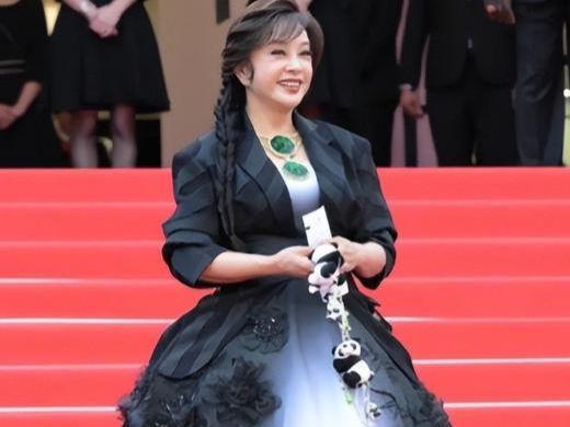 面相变了，66岁的倪萍再陷整容风波，难怪陈凯歌当初选了陈红