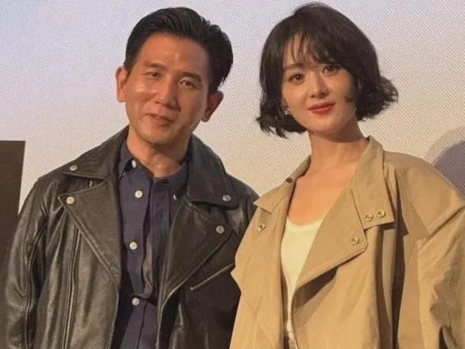 粉发赵丽颖再度现身！脏话风波影响恶劣，本人状态不佳频频走神