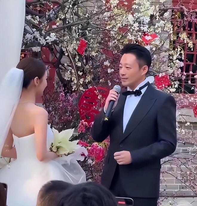 马筱梅正式成为“汪太太”，和汪小菲共享85亿身家，远超当年大S