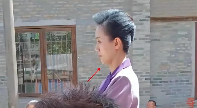 朱媛媛在《造城者》片场最后的身影曝光，她靠意志力强撑身体