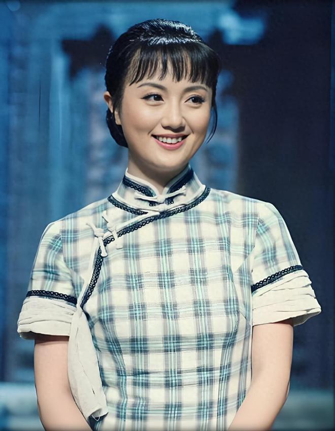 朱媛媛离世第八天，李乃文演出谢幕时隔空安慰辛柏青：你有我们！