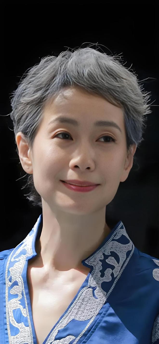 叶童退出新白演唱会，3点理由说服粉丝，搭档赵雅芝该何去何从？
