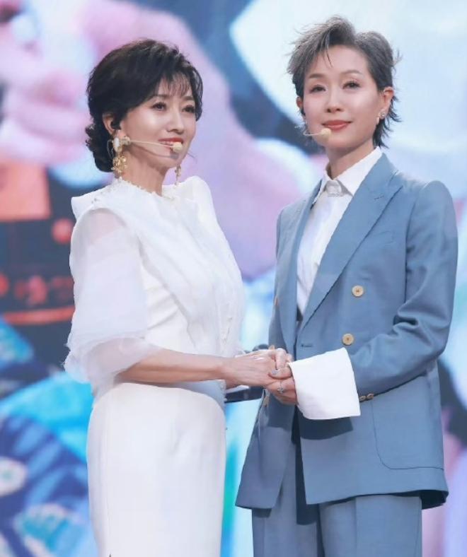 叶童退出新白演唱会，3点理由说服粉丝，搭档赵雅芝该何去何从？