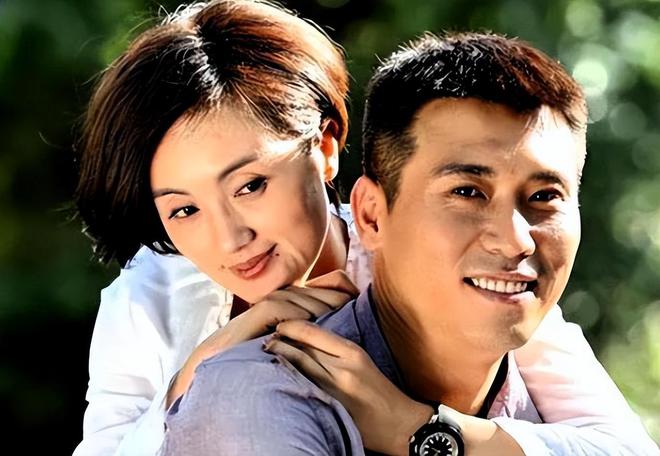 李乃文喊话辛柏青有我们，朱媛媛离世第9天，老同学一起缅怀